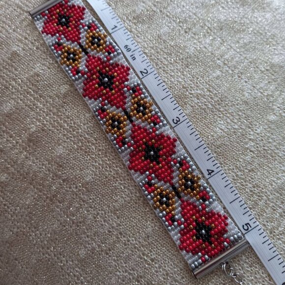 Handmade Beaded Bracelet | Flowers Motif - Picture 5 of 7